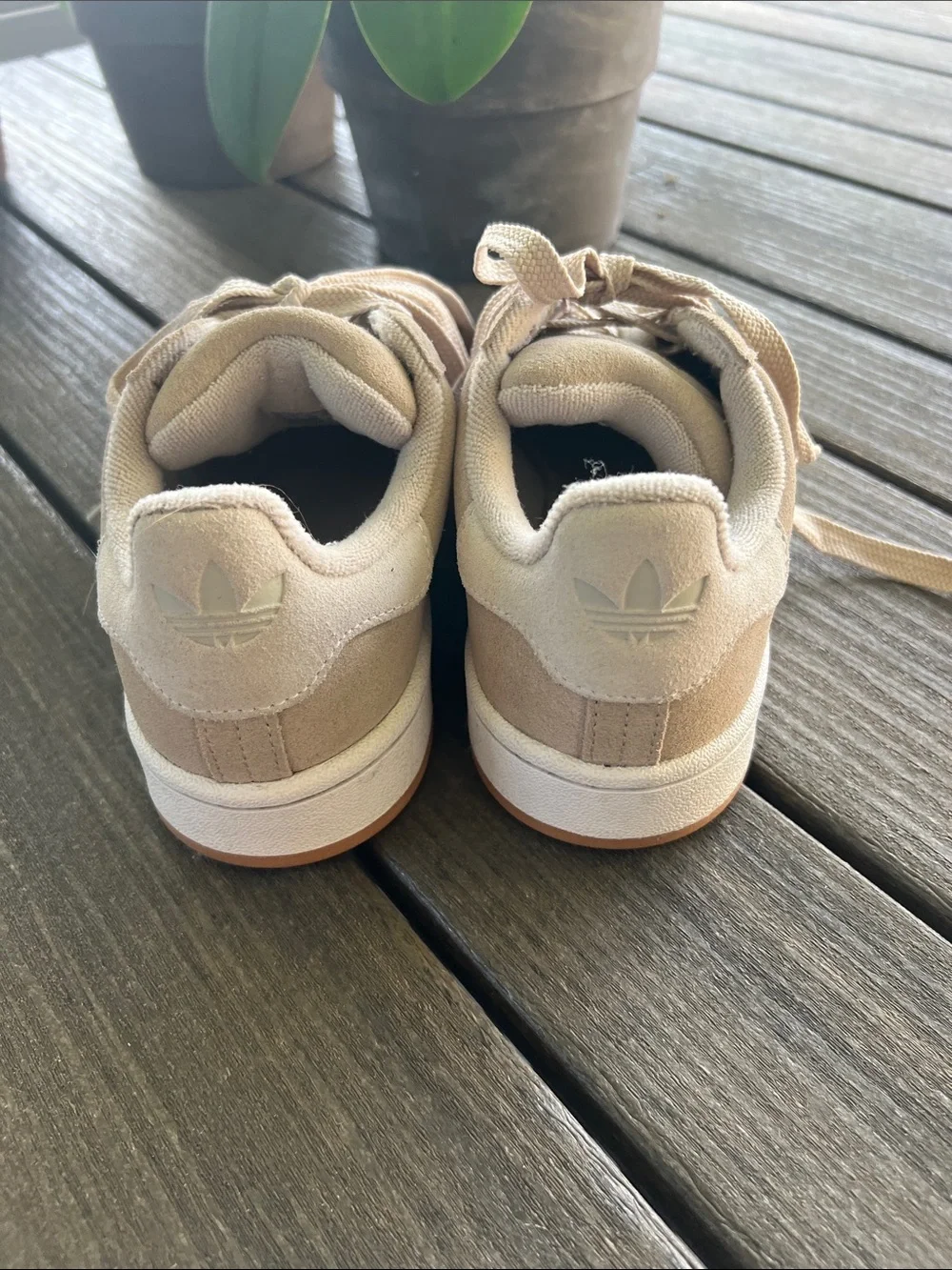 Adidas Campus 00s Sneakers – Beige/Tan & White